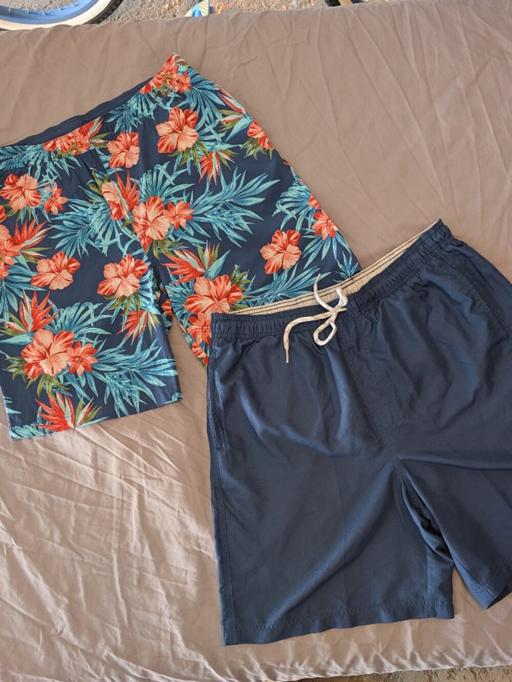 croft & barrow Men's Navy Floral & Solid Navy Swim Shorts